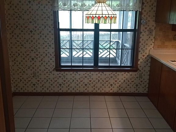 2nd image of 5786 N Lake Oaks Dr