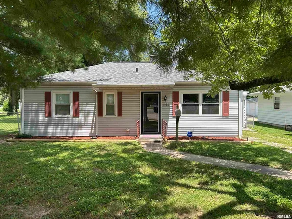1026 E Noleman St, Centralia, IL 62801