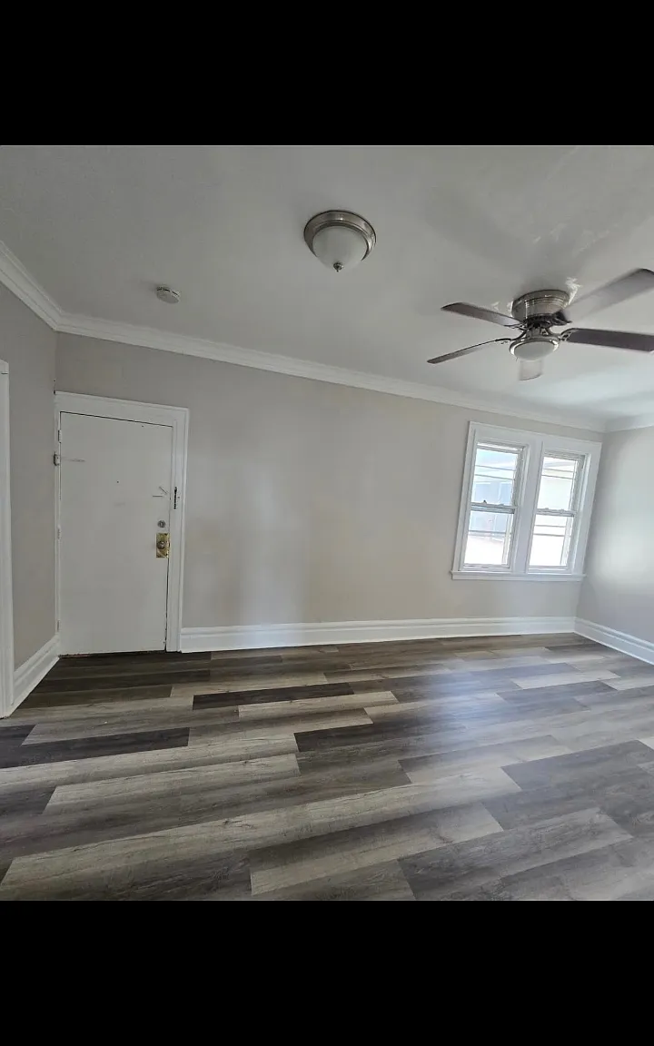 3 bed, $2,000 — Photo 3