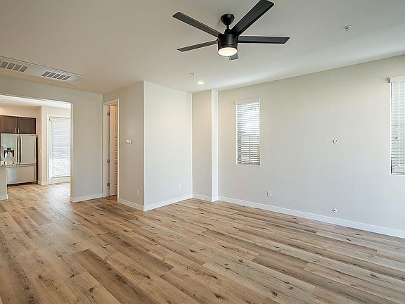 4th image of 4236 N 27th St Unit 29