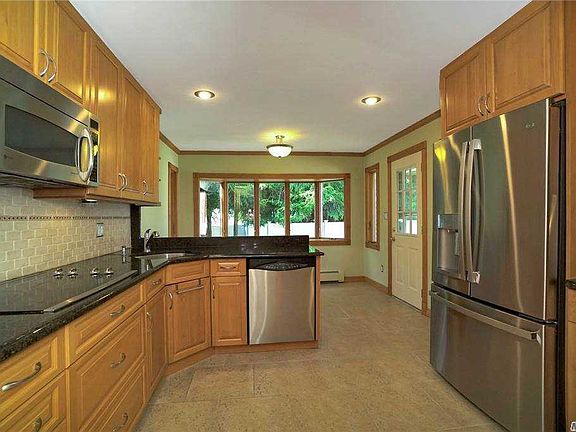 3rd image of 737 Boelsen Dr