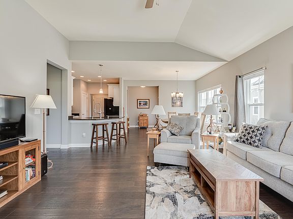 4th image of 2628 Esker Dr