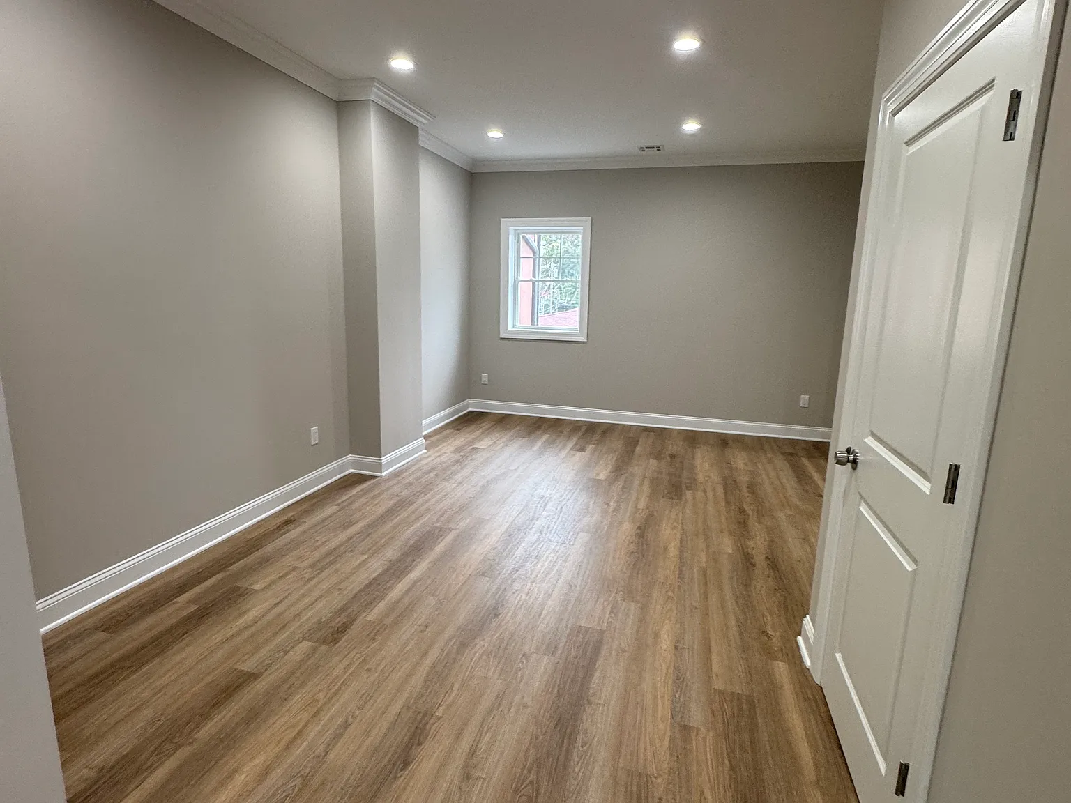 2 bed, 1055 sqft, $2,850 — Photo 1