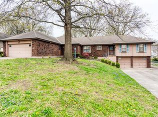 11408 Oak St, Kansas City, MO 64114