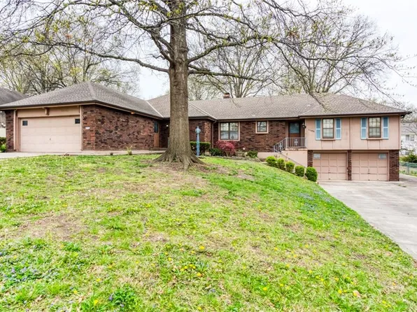 11408 Oak St, Kansas City, MO 64114