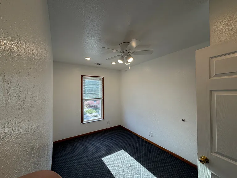 2534 Windsor Ave #2536 — Photo 11