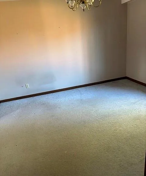 586 Dresden Pl — Photo 5