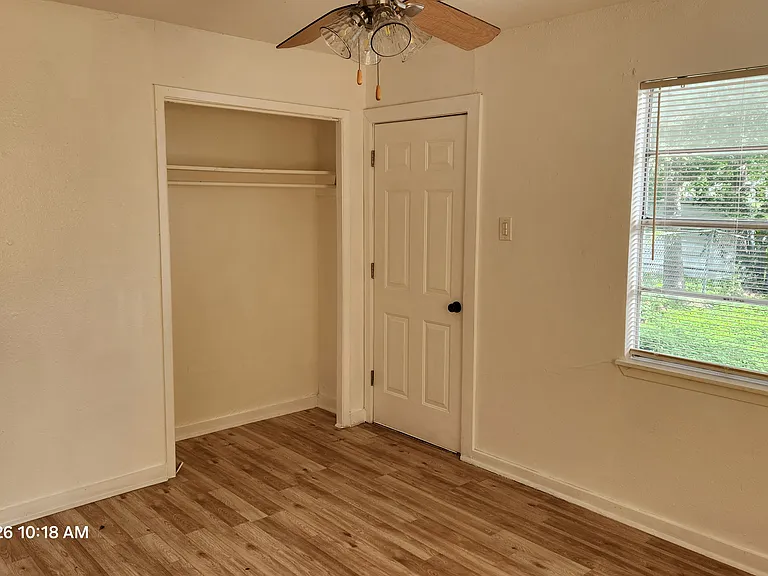 1509 Fresno — Photo 14