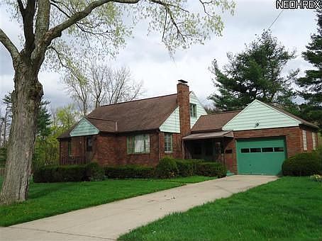 1st image of 327 Oak St