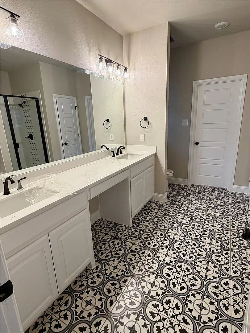 1045 Nighthawk Tr, Alvarado 76009 — Photo 2
