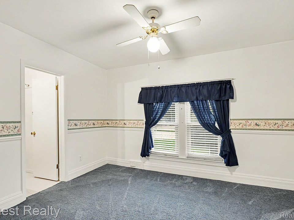 499 Allen Ave, photo 17
