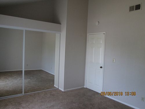 5th image of 215 E Lincoln Ave APT A
