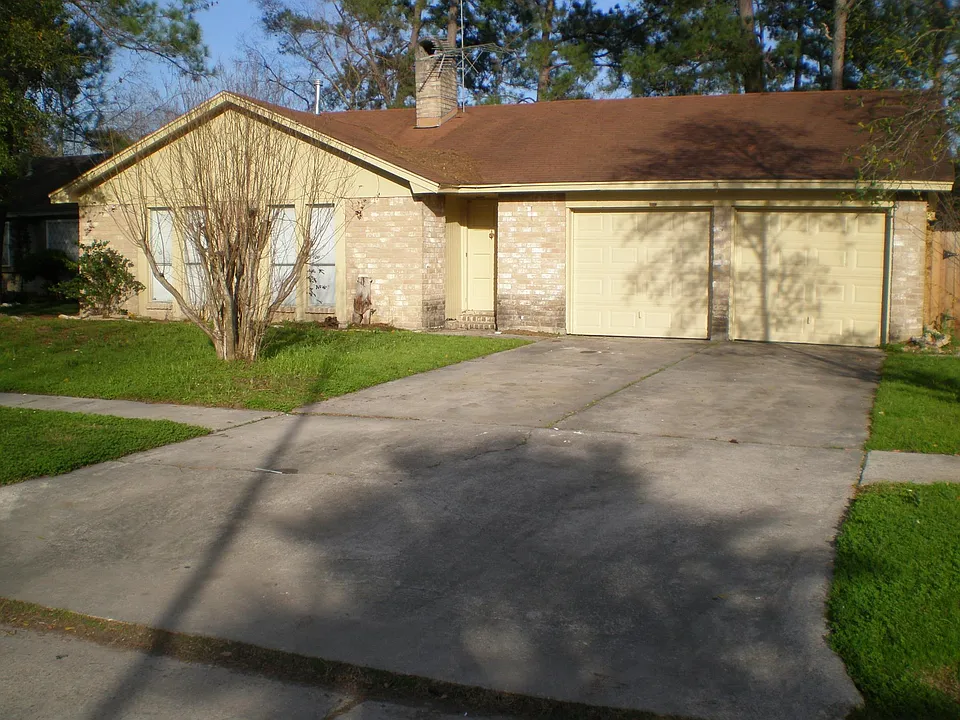 22210 Acorn Valley Dr