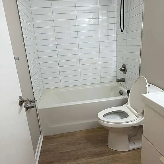 304 Ege Ave #2R — Photo 6