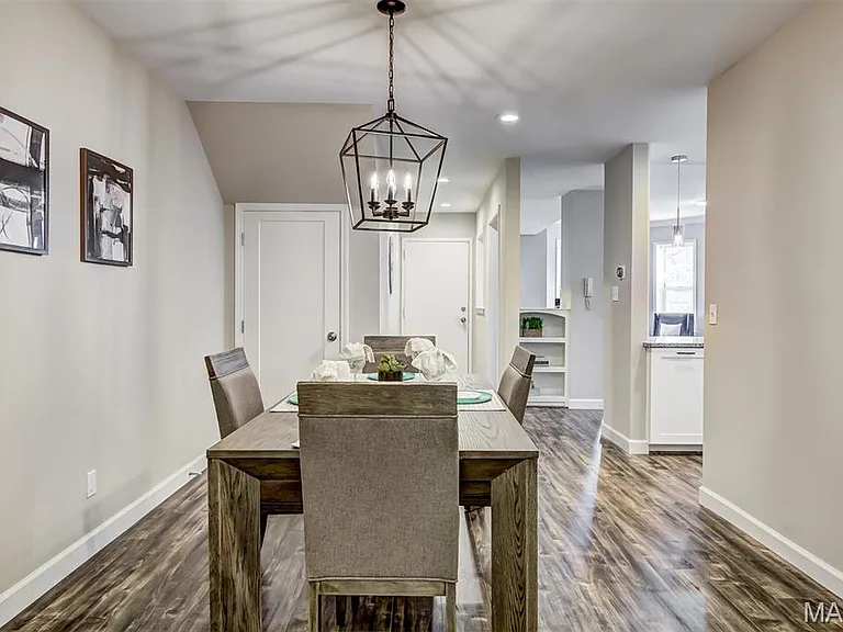 4250 Lindell Blvd #A — Photo 14