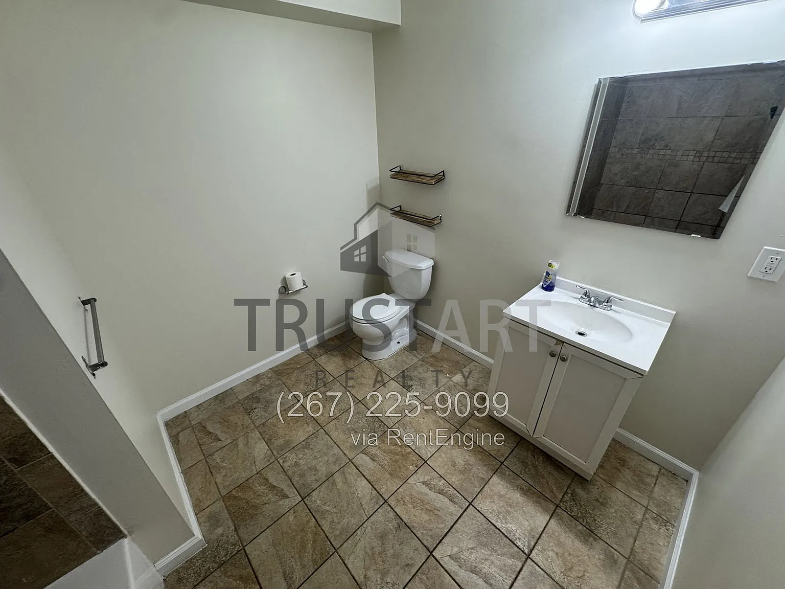 6 bed, 3.0 bath, 1954 sqft, $2,500 — Photo 3