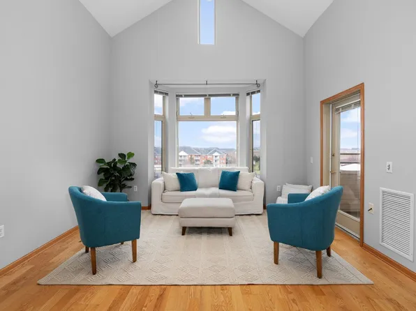 301 Harbour Town Dr APT 402, Madison, WI 53717