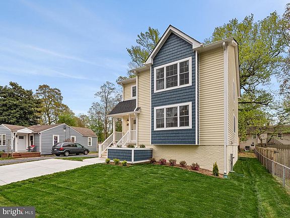 2nd image of 1211 Barbud Ln