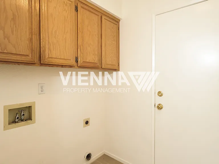 8263 Windwood Way — Photo 16