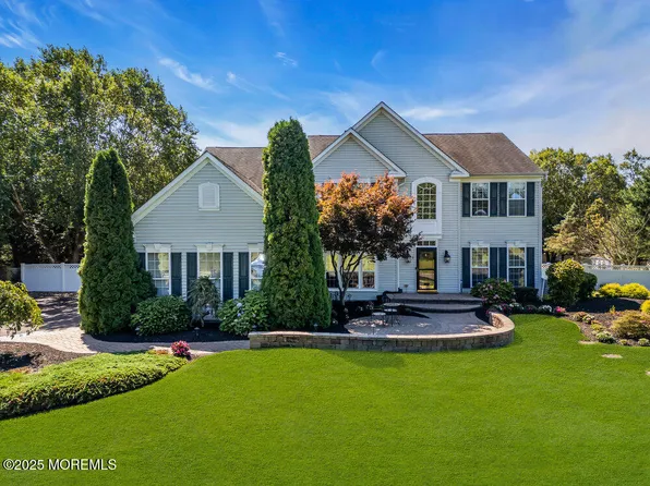 1 Calendula Court, Jackson, NJ 08527