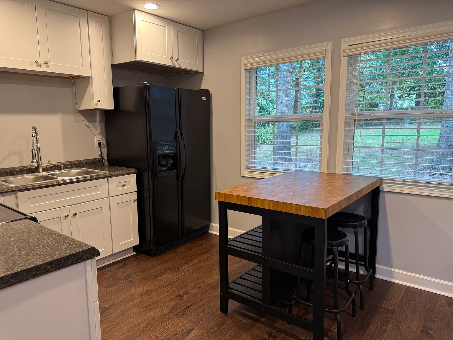 3 bed, 1000 sqft, $2,000 — Photo 4