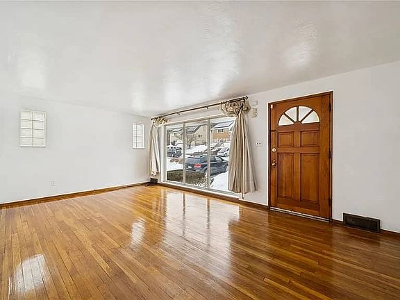 2nd image of 2107 Lynwood Dr #36D