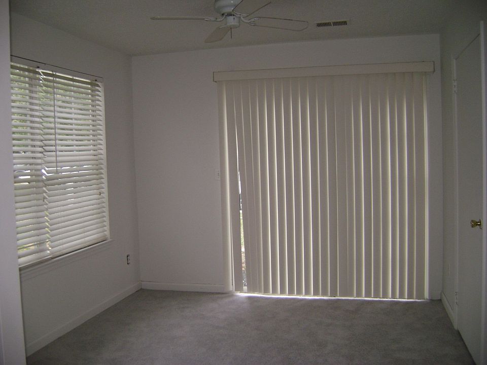 2nd image of 8 Seattle Ct #4