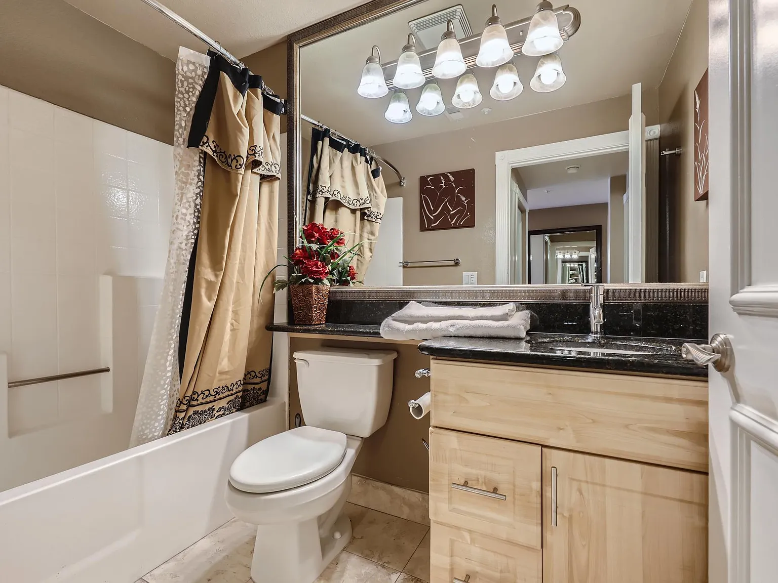 270 E Flamingo Rd — Photo 4