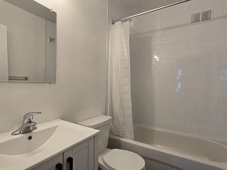 143 Oxford St E #5 — Photo 11