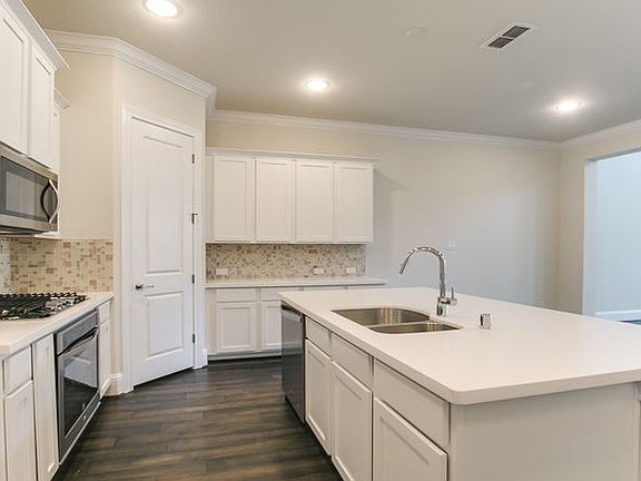 4th image of 1604 Water Oak Point Dr