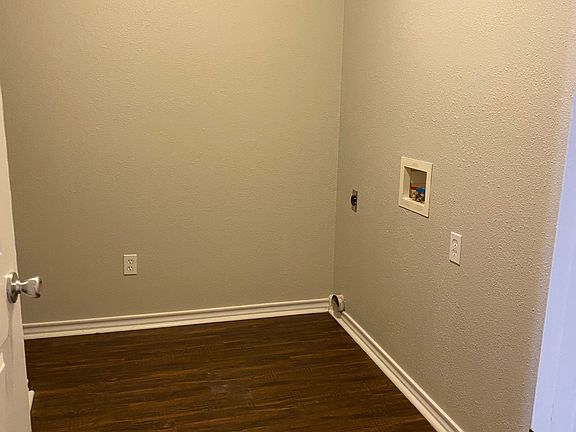 5th image of 3904 Wren Rowe Dr