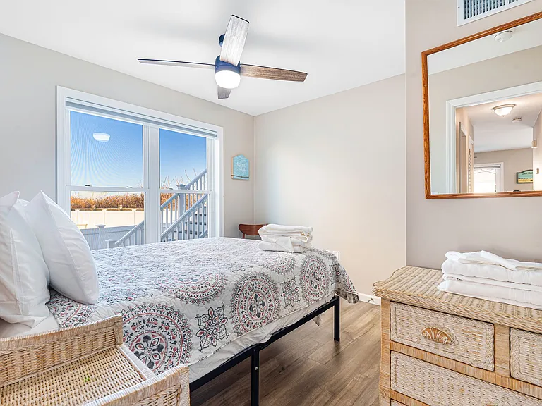 12 Epping Ave #1 — Photo 16