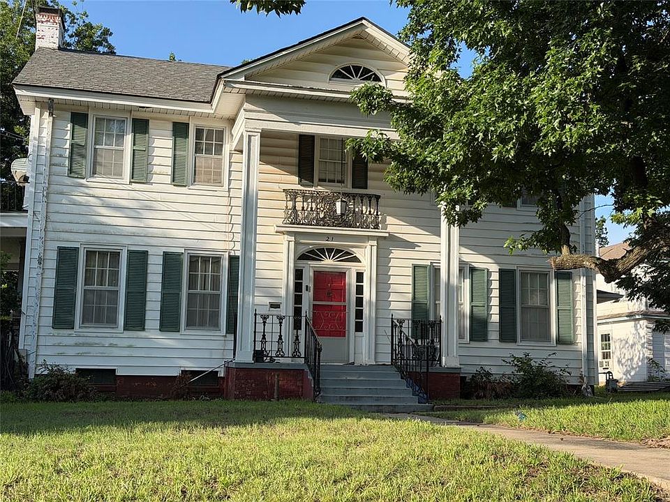 1st image of 21 E Ayre St