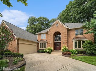 29888 Kenloch Dr, Farmington Hills, MI