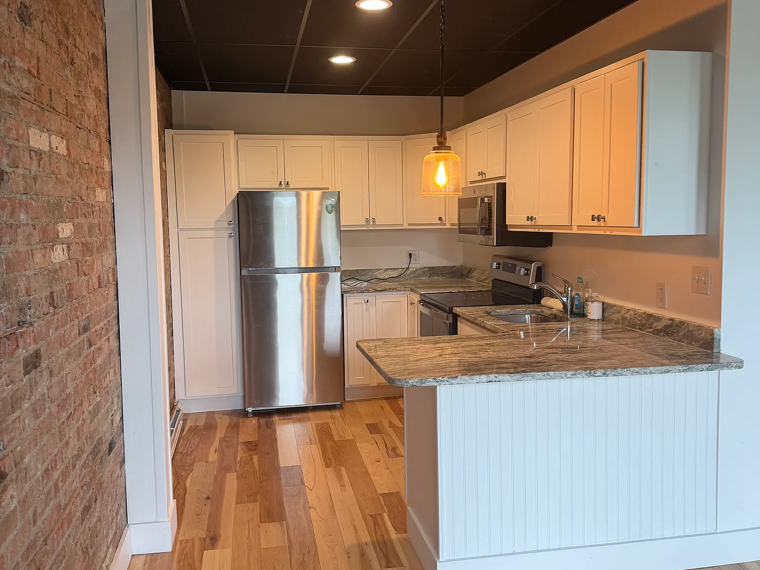 Studio, 650 sqft, $1,125 — Photo 3