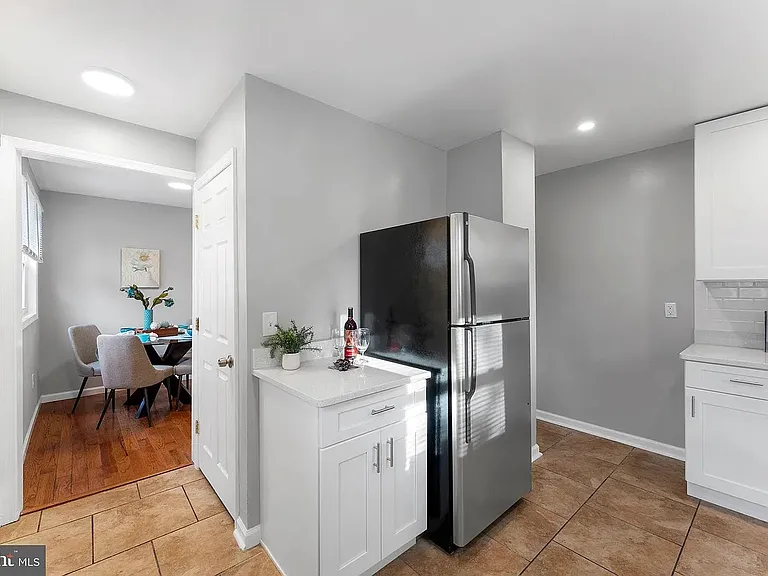 2711 Edfeldt Dr — Photo 4