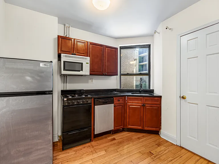 140 Orchard St #10A — Photo 9