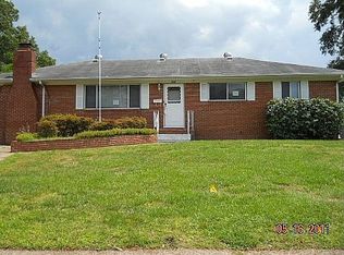 704 Sullivan Cir, Virginia Beach, VA 23455