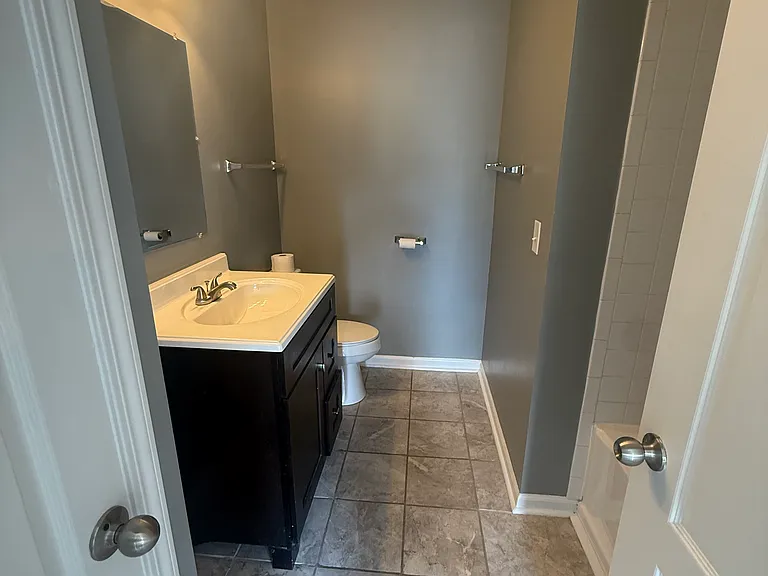 2054 1/2 Ruckle St #2 — Photo 8
