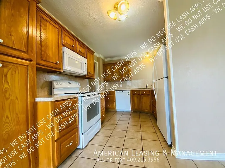 3901 Beverly Ave — Photo 1