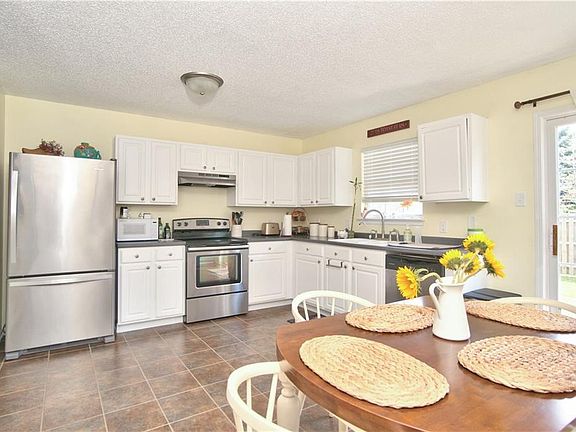 2nd image of 10329 Kensington Way