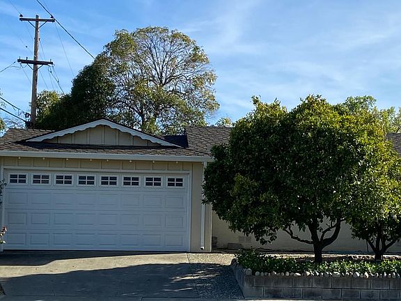 3rd image of 1052 Lancer Dr