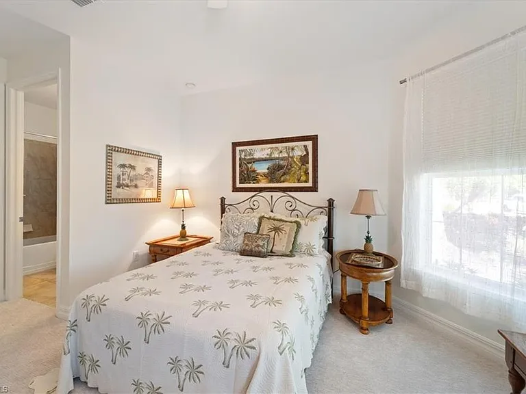 6140 Victory Dr — Photo 15