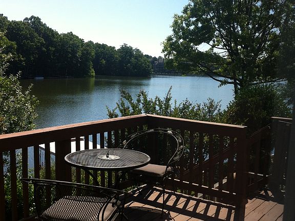 Entertaining space on deck