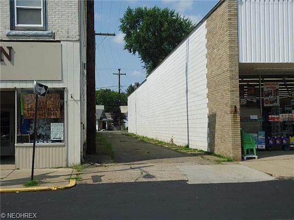 5th image of 124 S Main St