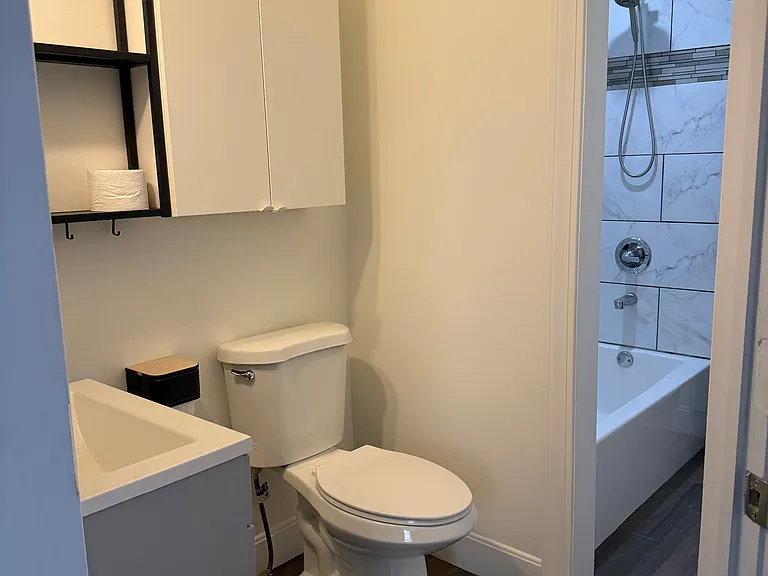 433 Oak St #1 — Photo 16