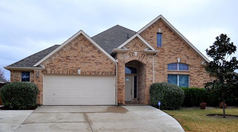 1st image of 107 Lorient Dr