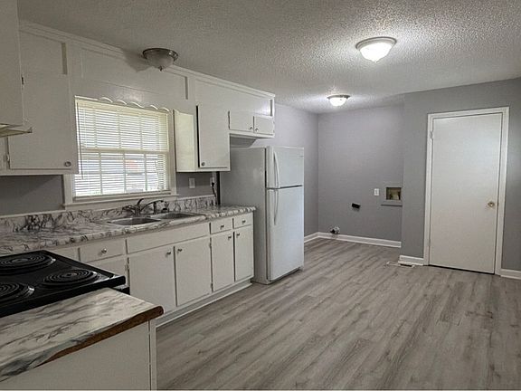 2nd image of 2719 Clayton Dr NW