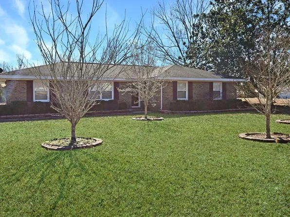 685 Ashley Cir, Dothan, AL 36305
