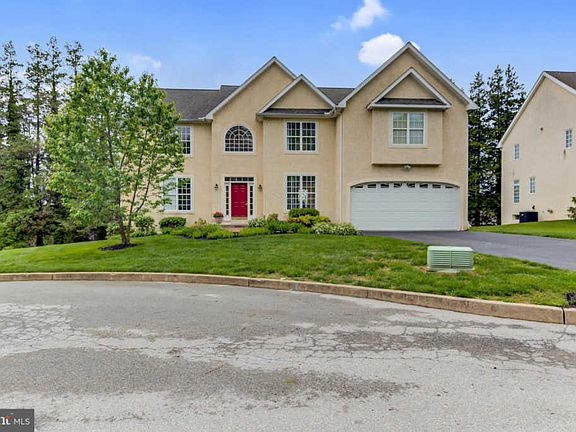5th image of 302 Hessian Dr